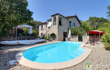 G&icirc;te n&deg;115710 Labeaume - Ard&egrave;che - Maison ind&eacute;pendante avec jardin clos, piscine priv&eacute;e, terrain de p&eacute;tanque et ping-pong