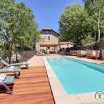 Domaine des Brugières pour 22 personnes avec piscine privative dans un environnement de rêve Domaine des Brugières pour 22 personnes avec piscine privative dans un environnement de rêve