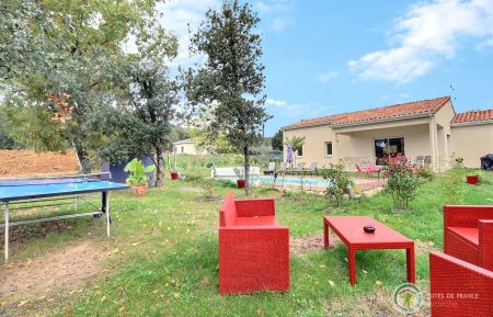 G&icirc;te n&deg;126732 Lagorce - Ard&egrave;che - Villa avec piscine priv&eacute;e table ping-pong et beau jardin paysager