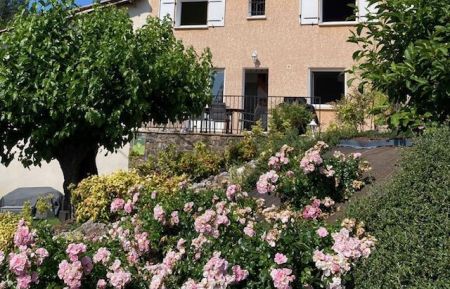 G&icirc;te n&deg;127700 Lalevade-d'Ard&egrave;che - Ard&egrave;che - vue ext&eacute;rieure du g&icirc;te