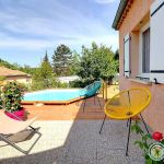 Maison ind&eacute;pendante avec piscine hors sol priv&eacute;e et jardin clos