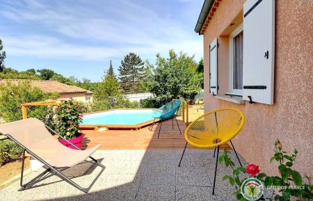 G&icirc;te n&deg;183704 Pradons - Ard&egrave;che - Maison ind&eacute;pendante avec piscine hors sol priv&eacute;e et jardin clos
