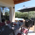 Terrasse couverte et Jacuzzi