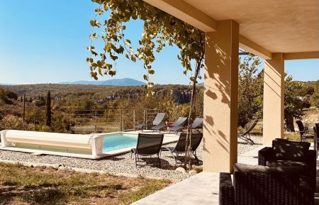 G&icirc;te n&deg;23711 Balazuc - Ard&egrave;che - Villa moderne avec piscine priv&eacute;e et terrasse couverte