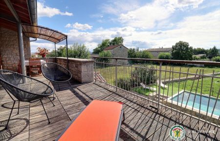 G&icirc;te n&deg;24709 Banne - Ard&egrave;che - Maison ind&eacute;pendante avec piscine priv&eacute;e et vue sur les champs