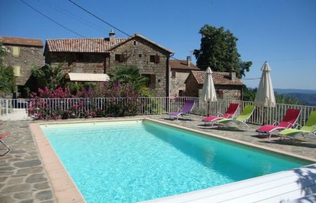 G&icirc;te n&deg;284037 Saint-Pierre-Saint-Jean - Ard&egrave;che - photo