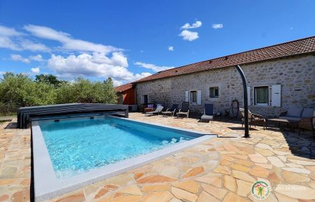 G&icirc;te n&deg;306720 Sampzon - Ard&egrave;che - G&icirc;te avec piscine &agrave; partager et terrasse couverte