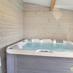 Jacuzzi privatif &agrave; l'appartement