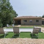 G&icirc;te avec jardin et piscine privative