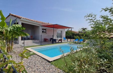 G&icirc;te n&deg;330783 Vallon-Pont-d'Arc - Ard&egrave;che - Villa ind&eacute;pendante avec piscine priv&eacute;e terrasse couverte et climatisation