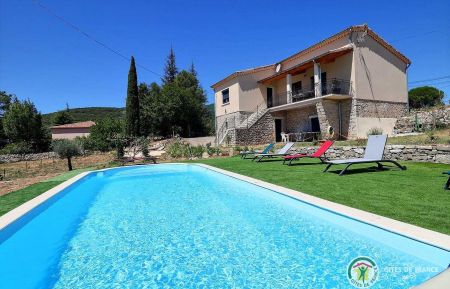 Maison indépendante avec piscine privée, jardin et terrain de pétanque Gîte n°334729 Les Vans - Ardèche - Maison indépendante avec piscine privée, jardin et terrain de pétanque