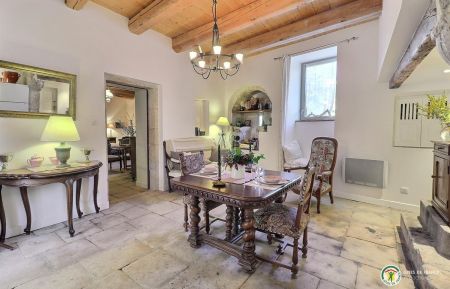 G&icirc;te n&deg;91703 Fons - Ard&egrave;che - Le s&eacute;jour-cuisine