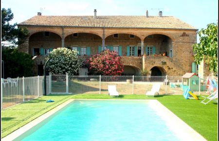 G&icirc;te n&deg;99700 Gras - Ard&egrave;che - Mas proven&ccedil;al familial