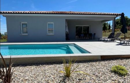G&icirc;te n&deg;31718 Berrias-et-Casteljau - Ard&egrave;che - Maison individuelle avec piscine et climatisation