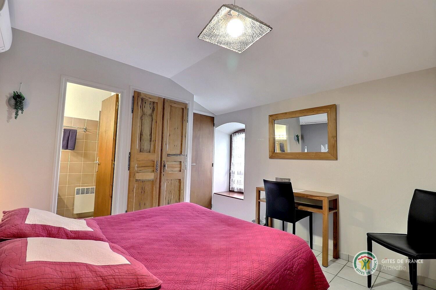 Chambre au 1er étage La Fenière photo 15