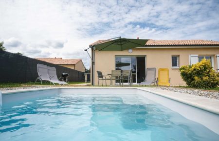 G&icirc;te n&deg;325711 Ucel - Ard&egrave;che - photo