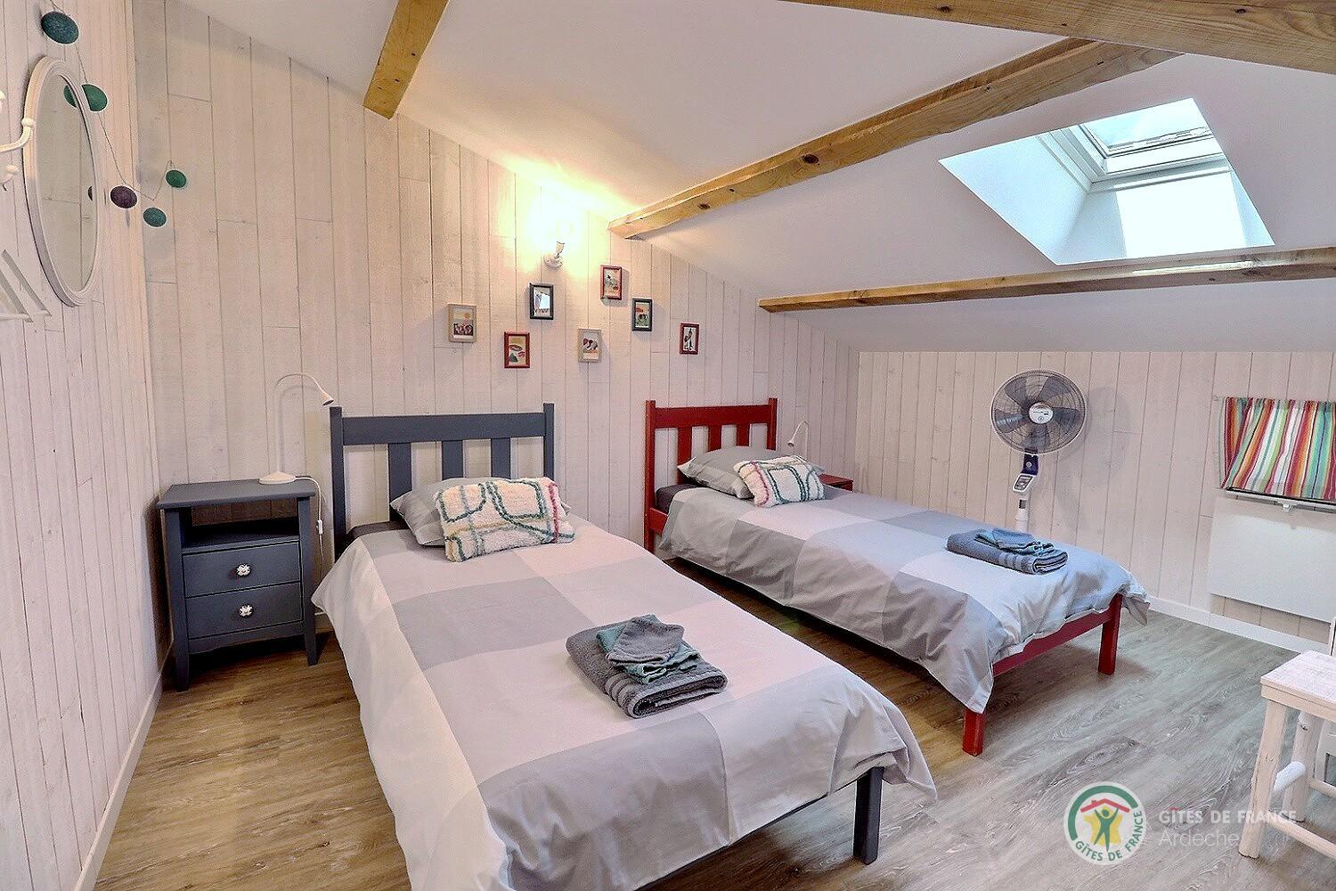 Suite familiale : Mezzanine ; 2 lits 90 cm
idéale pour les enfants photo 15