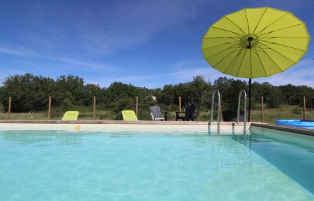 G&icirc;te n&deg;201709 Ruoms - Ard&egrave;che - Belle piscine de 7m x 3m50 - Prof. 1m20