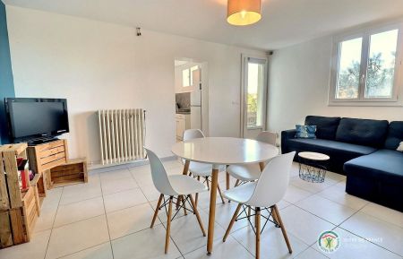 G&icirc;te n&deg;272704 Saint-Maurice-d'Ard&egrave;che - Ard&egrave;che - La pi&egrave;ce de vie