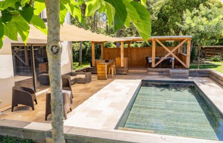 vue piscine/pool house les pins Gîte n°328716 Vagnas - Ardèche - vue piscine/pool house les pins