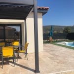 Villa ind&eacute;pendante avec piscine priv&eacute;e et terrasse couverte 