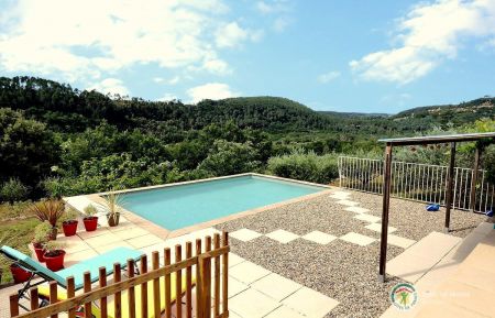 G&icirc;te n&deg;336707 Vernon - Ard&egrave;che - L'environnement de la piscine 