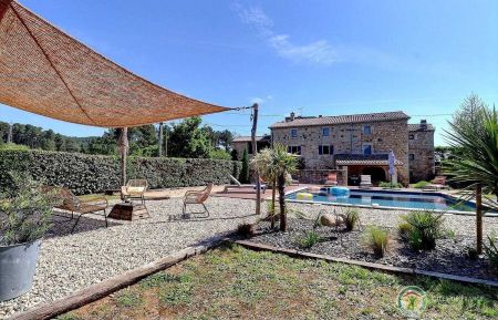 G&icirc;te n&deg;50712 Chambonas - Ard&egrave;che - Mas Fournier, vacances r&eacute;ussies dans un mas en pierres avec piscine priv&eacute;e, sauna et loisirs