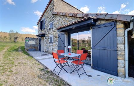 G&icirc;te n&deg;23721 Balazuc - Ard&egrave;che - Grange moderne et confortable avec jardin