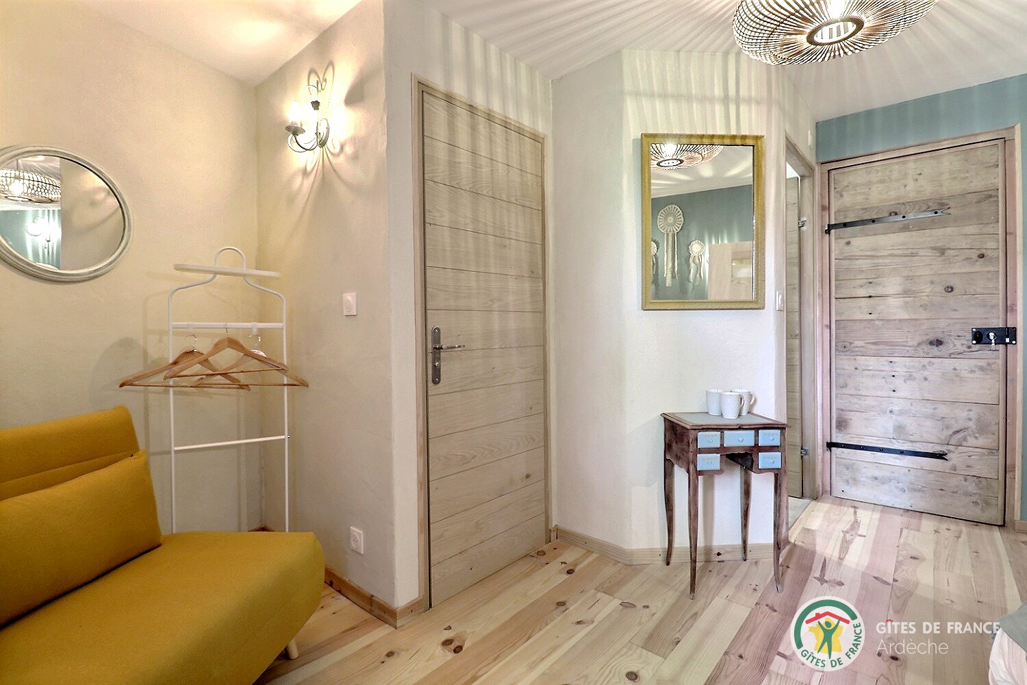 Chambre Côté Acacias pour 3 personnes avec lit en 160 et lit superposé en 90 photo 15