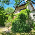 Maison indépendante dans un jardin de 8000m² dans un quartier calme et proche centre Maison indépendante dans un jardin de 8000m² dans un quartier calme et proche centre