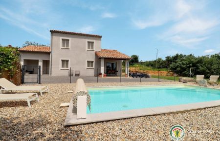 G&icirc;te n&deg;115709 Labeaume - Ard&egrave;che - Villa ind&eacute;pendante avec piscine s&eacute;curis&eacute;e et priv&eacute;e