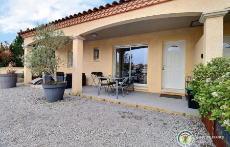 G&icirc;te n&deg;207731 Saint-Alban-Auriolles - Ard&egrave;che - G&icirc;te avec terrasse couverte &eacute;quip&eacute;e d'une plancha et transats