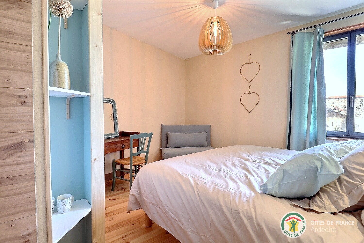 Chambre Côté Cour avec lit en 180 - salle d'eau privative et WC séparés photo 20