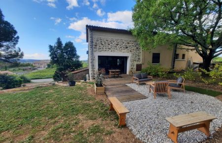 G&icirc;te n&deg;343709 Vinezac - Ard&egrave;che - C&ocirc;t&eacute; jardin