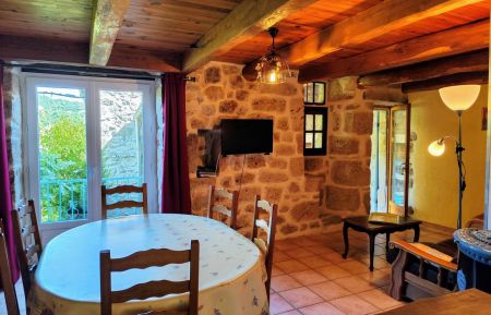 G&icirc;te n&deg;11700 Vall&eacute;es-d'Antraigues-Asperjoc - Ard&egrave;che -  S&eacute;jour