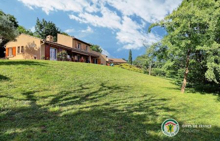 G&icirc;te n&deg;240702 Saint-Georges-les-Bains - Ard&egrave;che - photo