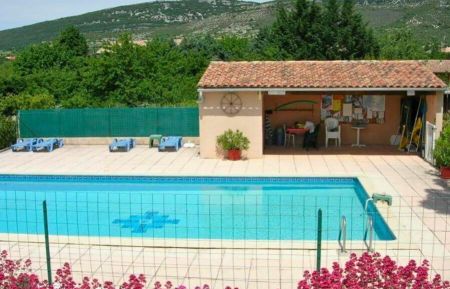 G&icirc;te n&deg;291025 Saint-Rem&egrave;ze - Ard&egrave;che - Piscine &agrave; partager dimension 6x12