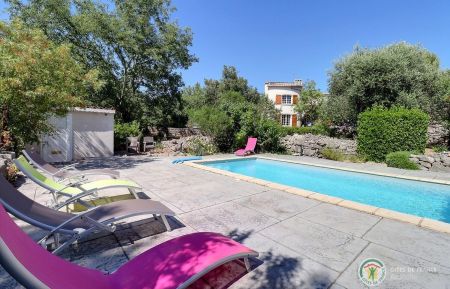 G&icirc;te n&deg;115727 Labeaume - Ard&egrave;che - La Tourelle g&icirc;te avec piscine priv&eacute;e et grand jardin ombrag&eacute;