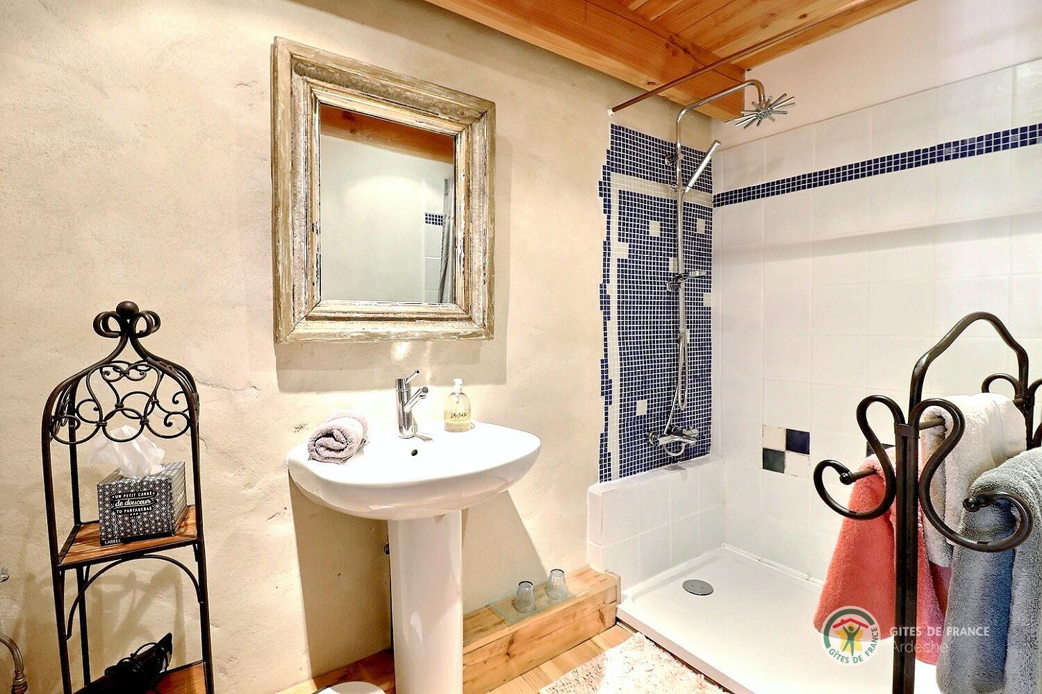 Salle d'eau avec wc chambre Antoinette photo 15