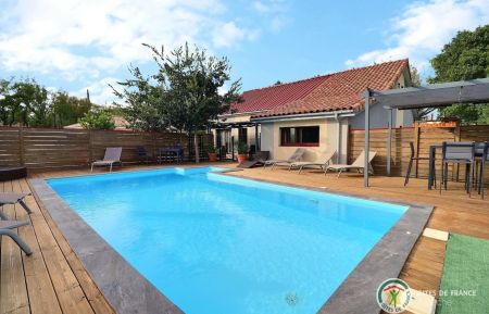 G&icirc;te n&deg;31713 Berrias-et-Casteljau - Ard&egrave;che - Villa ind&eacute;pendante dans un terrain enti&egrave;rement clos et piscine priv&eacute;e s&eacute;curis&eacute;e