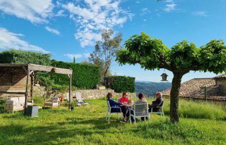 petit-déjeuner au jardin Gîte n°62701 Chazeaux - Ardèche - petit-déjeuner au jardin