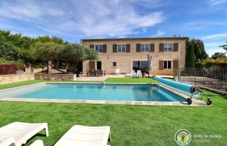 G&icirc;te n&deg;168718 Orgnac-l'Aven - Ard&egrave;che - Belle maison ind&eacute;pendante avec piscine privative, terrasse couverte et jardin