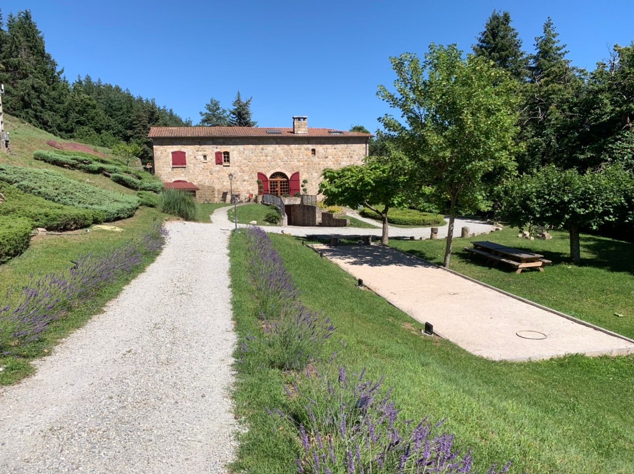 Gîte Château Rousset à Saintapollinairederias N°214700 Gîtes de