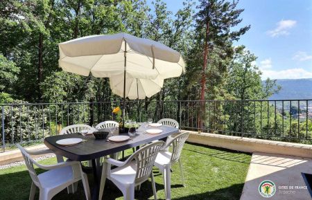 G&icirc;te n&deg;339709 Vesseaux - Ard&egrave;che - Espace repas ext&eacute;rieur