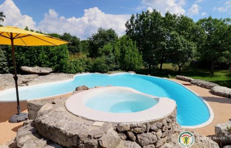 G&icirc;te n&deg;115713 Labeaume - Ard&egrave;che - Vaste espace de baignade