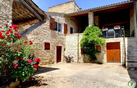 G&icirc;te n&deg;99703 Gras - Ard&egrave;che - photo