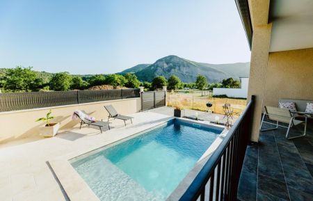G&icirc;te n&deg;330778 Vallon-Pont-d'Arc - Ard&egrave;che - photo