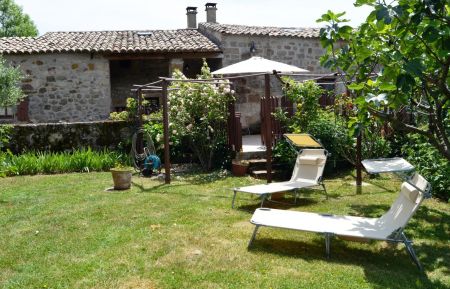 G&icirc;te n&deg;74700 Creysseilles - Ard&egrave;che - Maison ancienne typique