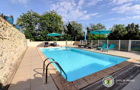 G&icirc;te n&deg;349001 La Voulte-sur-Rh&ocirc;ne - Ard&egrave;che - La piscine partag&eacute;e