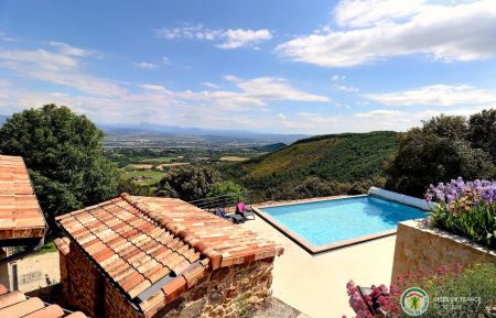 G&icirc;te n&deg;323700 Toulaud - Ard&egrave;che - La ferme d'Helyette : vue sublime sur la vall&eacute;e du Rh&ocirc;ne